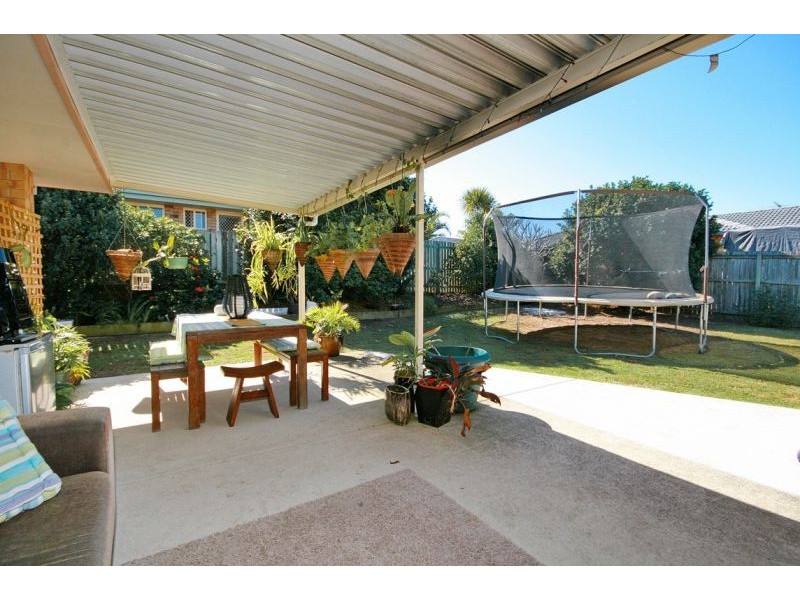 62 Amanda Street, Wynnum West QLD 4178
