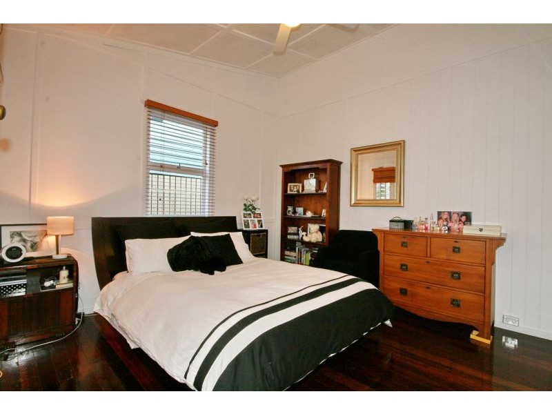 55 Valetta Street, Manly QLD 4179