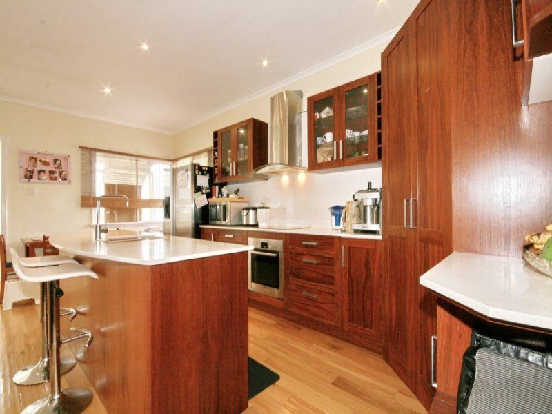 16 Kitchener Street, Wynnum QLD 4178