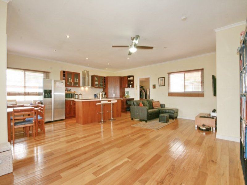 16 Kitchener Street, Wynnum QLD 4178