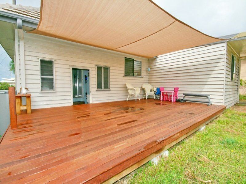 16 Kitchener Street, Wynnum QLD 4178