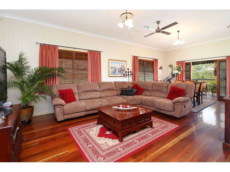 18 Tingal Road, Wynnum QLD 4178