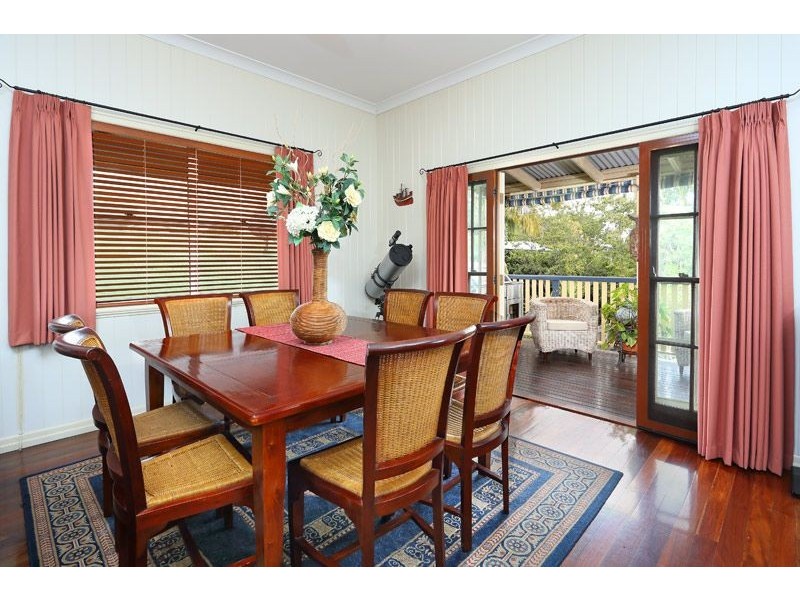 18 Tingal Road, Wynnum QLD 4178
