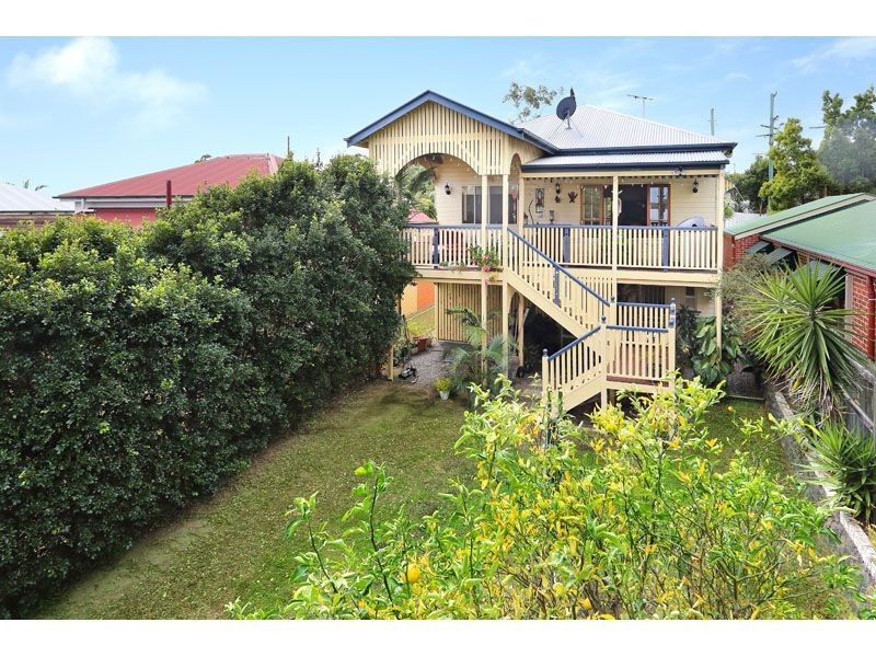 18 Tingal Road, Wynnum QLD 4178
