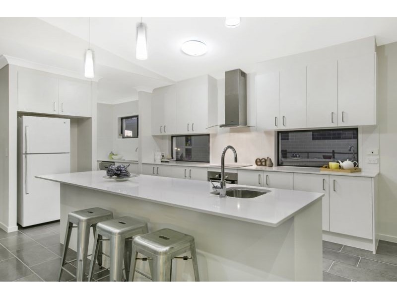 152 Mooroondu Road, Thorneside QLD 4158