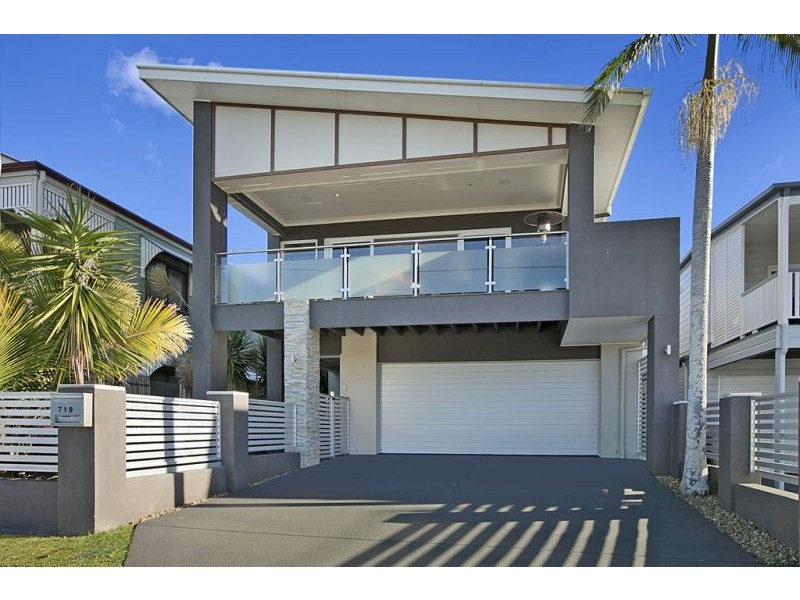 719 Esplanade, Lota QLD 4179