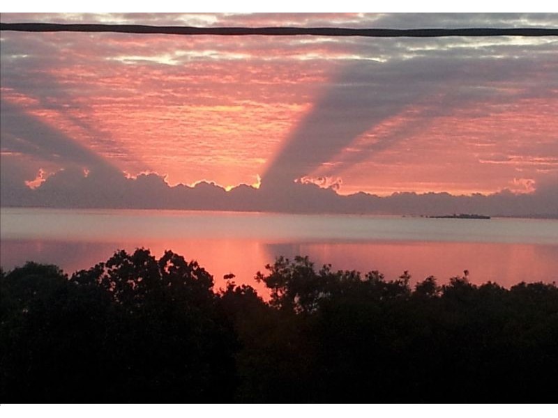 719 Esplanade, Lota QLD 4179