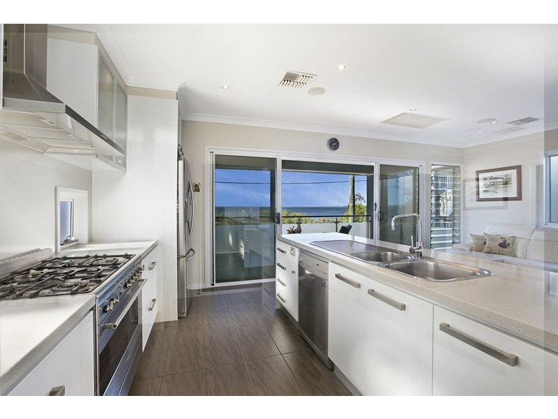 719 Esplanade, Lota QLD 4179