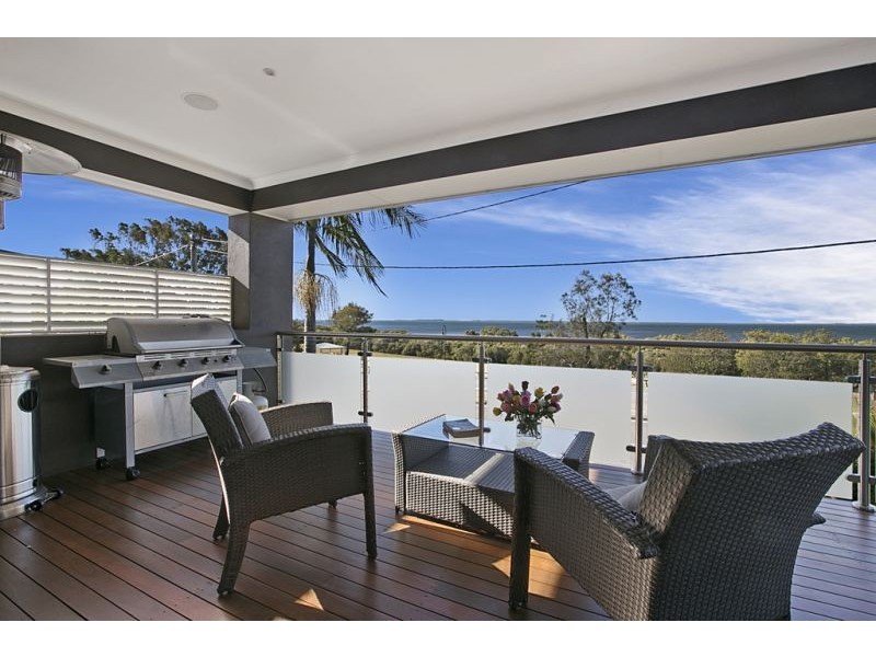 719 Esplanade, Lota QLD 4179