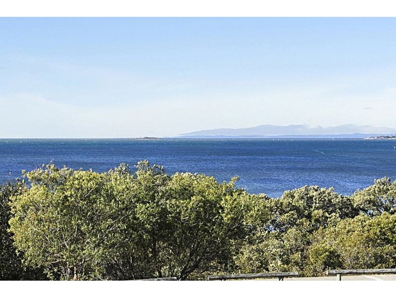 719 Esplanade, Lota QLD 4179