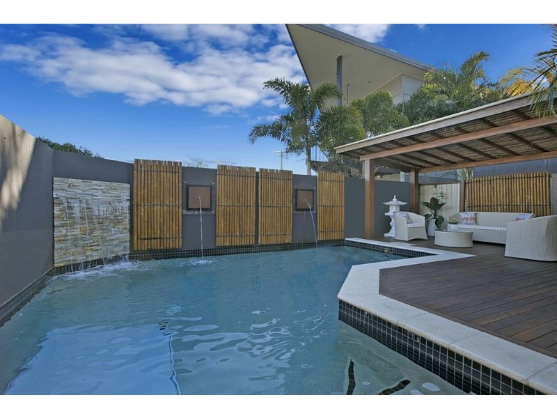 719 Esplanade, Lota QLD 4179