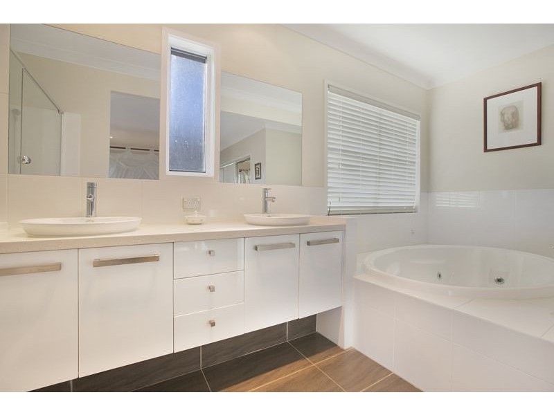 719 Esplanade, Lota QLD 4179