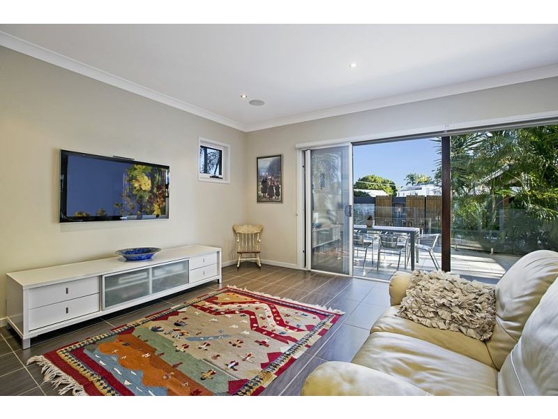 719 Esplanade, Lota QLD 4179