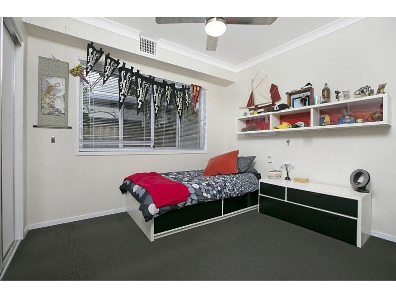 719 Esplanade, Lota QLD 4179