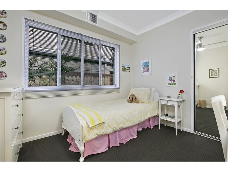 719 Esplanade, Lota QLD 4179