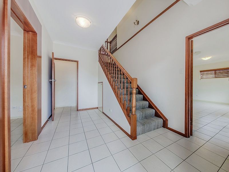 92 Walnut Street, Wynnum QLD 4178