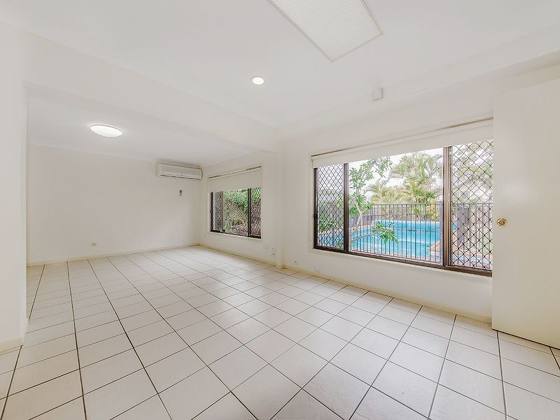92 Walnut Street, Wynnum QLD 4178