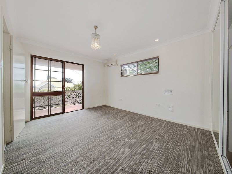 92 Walnut Street, Wynnum QLD 4178