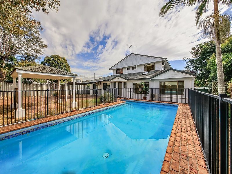 92 Walnut Street, Wynnum QLD 4178