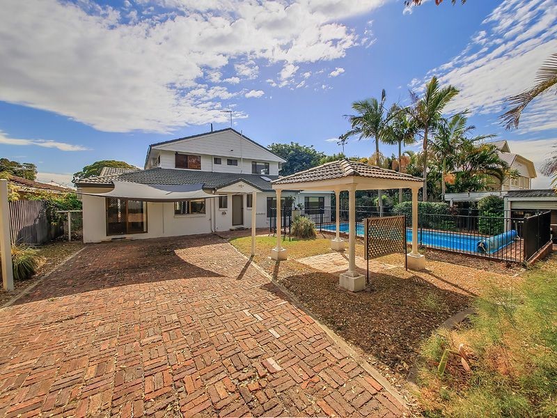 92 Walnut Street, Wynnum QLD 4178