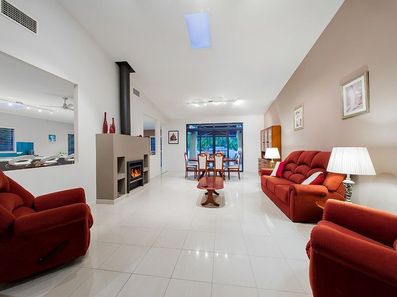 44 Ivy Crescent, Wakerley QLD 4154