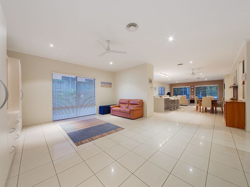 44 Ivy Crescent, Wakerley QLD 4154