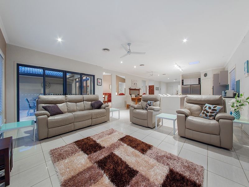 44 Ivy Crescent, Wakerley QLD 4154