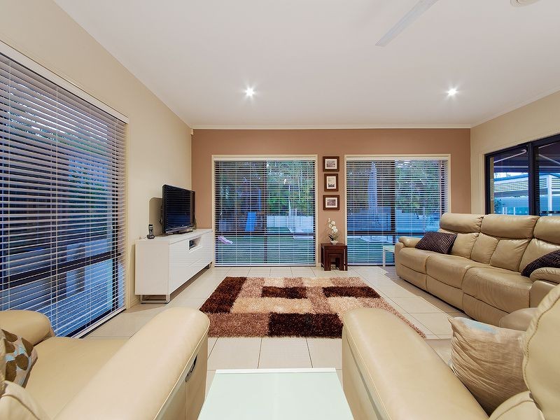 44 Ivy Crescent, Wakerley QLD 4154