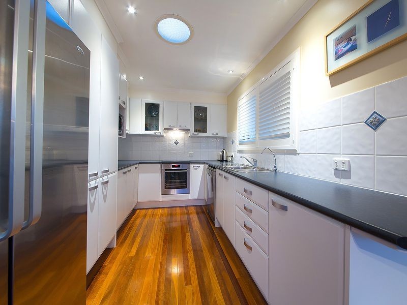 3 Carlia St, Wynnum West QLD 4178