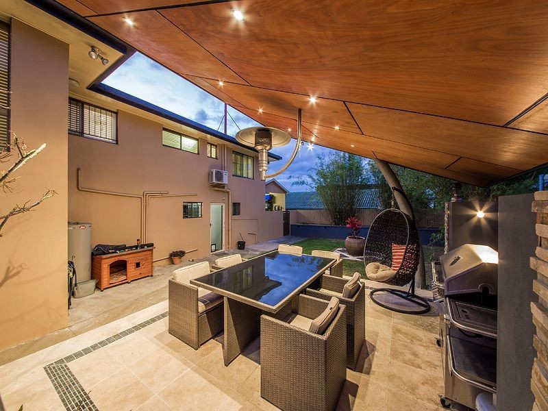 3 Carlia St, Wynnum West QLD 4178