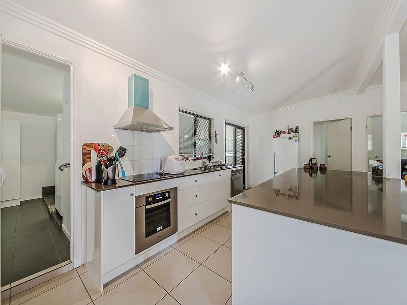 24 Meron Street, Wynnum West QLD 4178