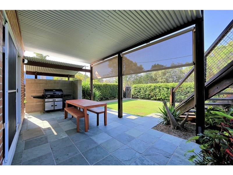 8 Esplanade, Woodgate QLD 4660