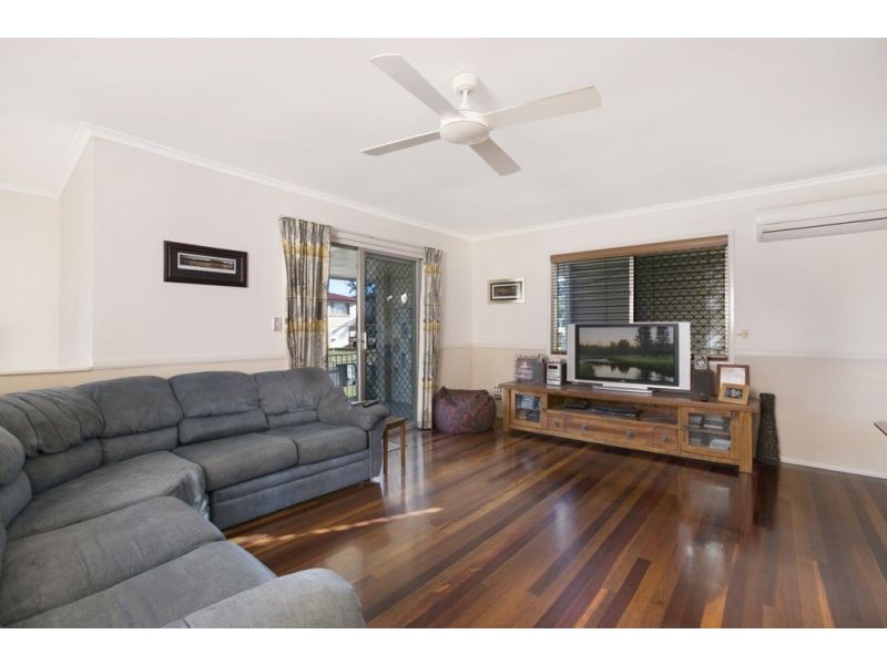 54 Barbara St, Manly West QLD 4179