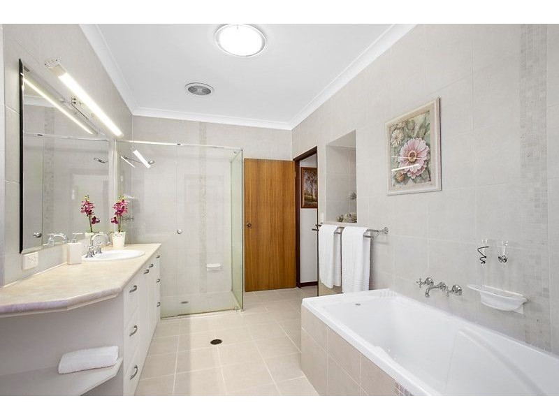 4 Cannes Street, Wakerley QLD 4154