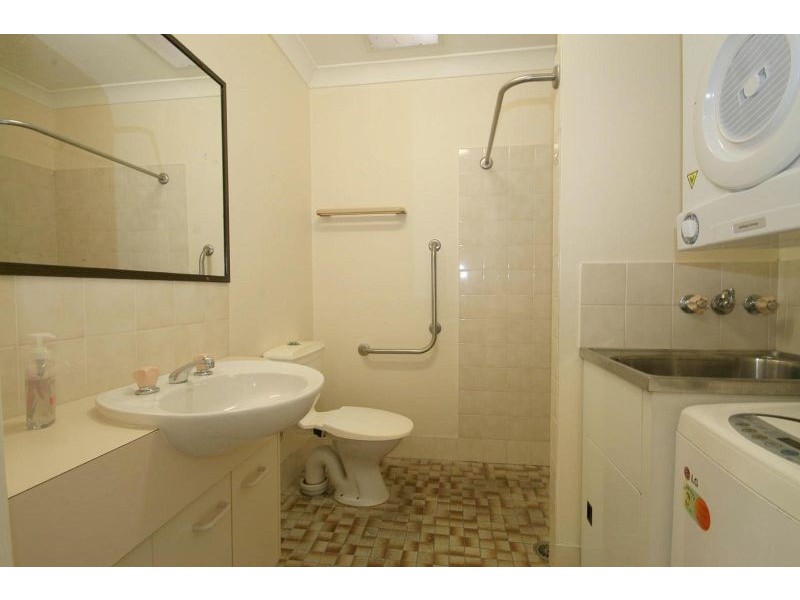 76/40 Carmichael Court, Wynnum West QLD 4178