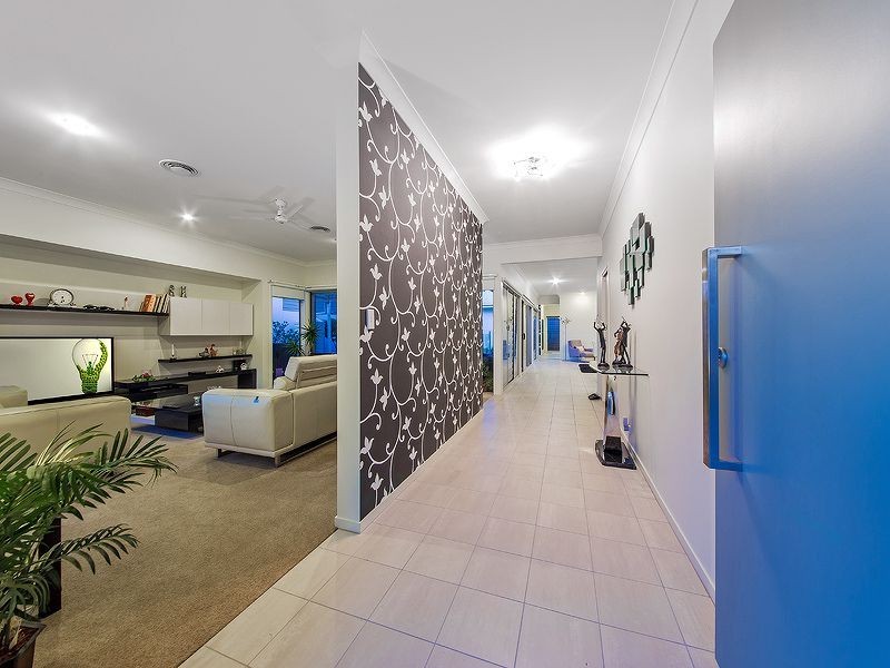 54 Mossvale Drive, Wakerley QLD 4154