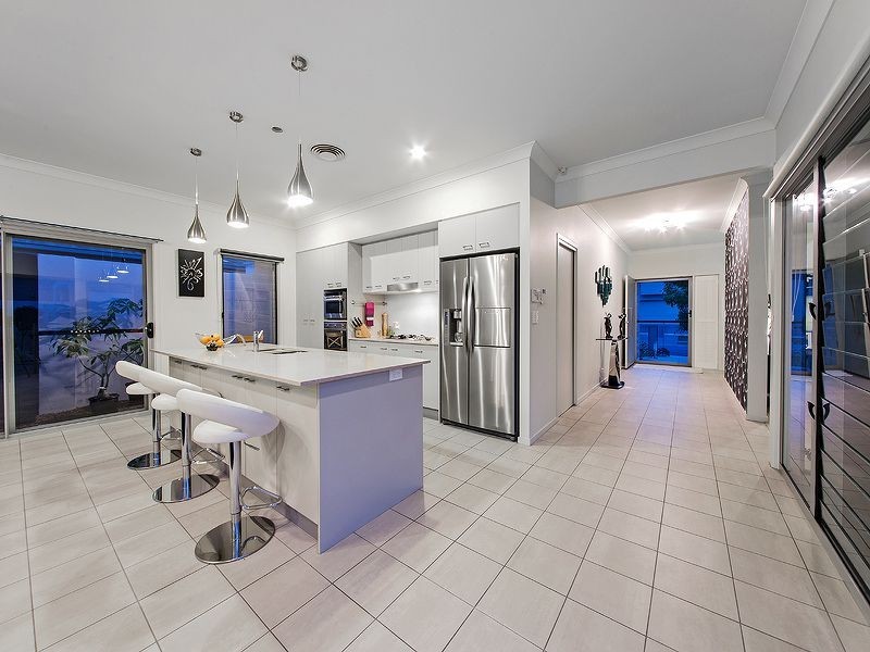 54 Mossvale Drive, Wakerley QLD 4154