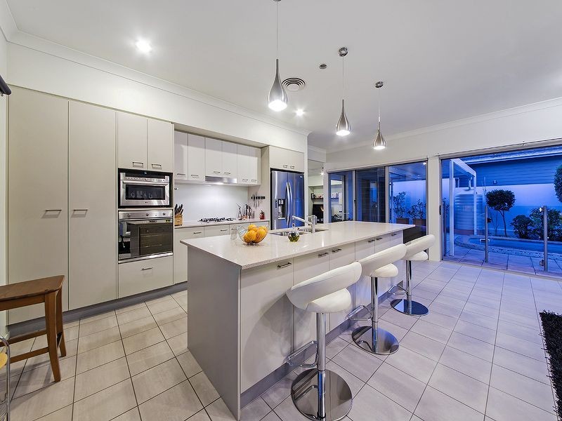 54 Mossvale Drive, Wakerley QLD 4154