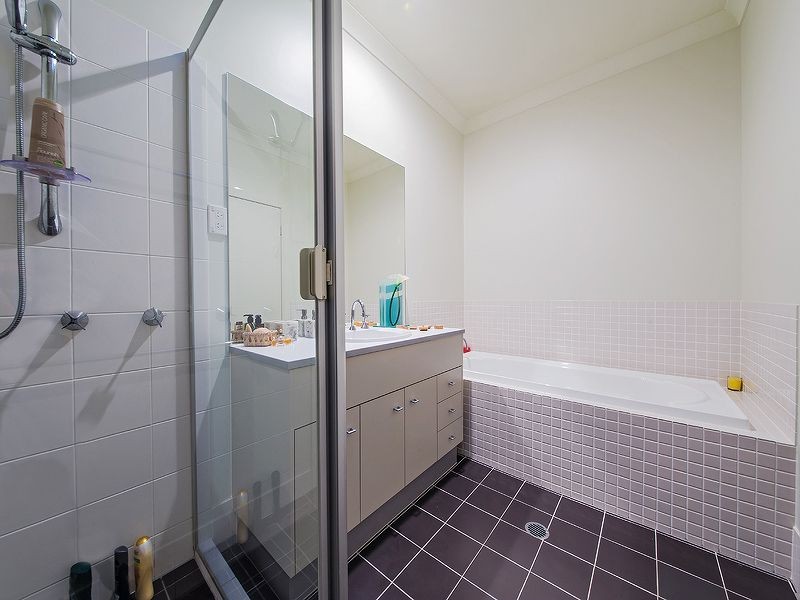 54 Mossvale Drive, Wakerley QLD 4154