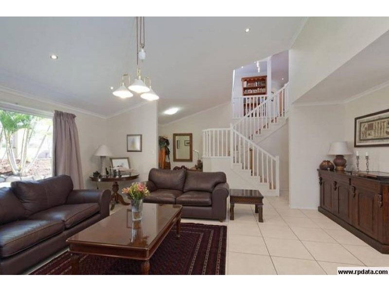 23 Rialanna Street, Kenmore QLD 4069