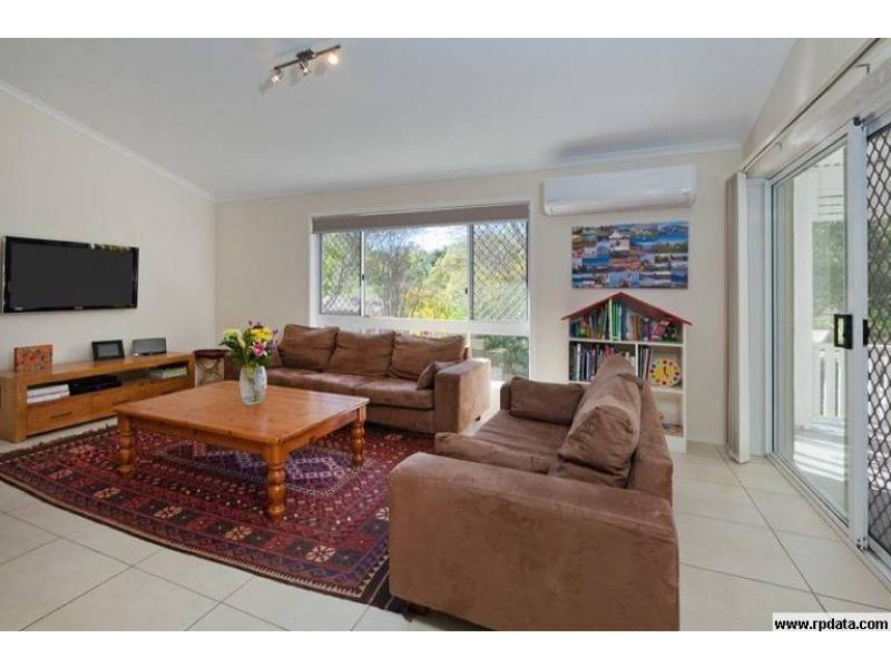 23 Rialanna Street, Kenmore QLD 4069