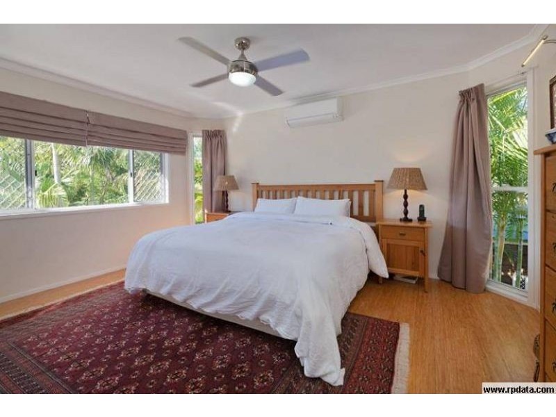 23 Rialanna Street, Kenmore QLD 4069