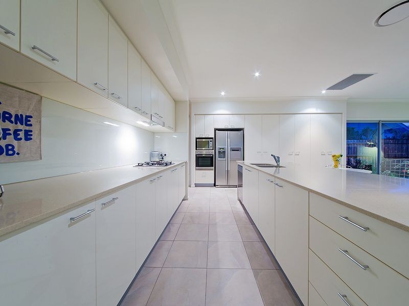 55 Mossvale Drive, Wakerley QLD 4154