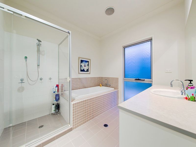 55 Mossvale Drive, Wakerley QLD 4154