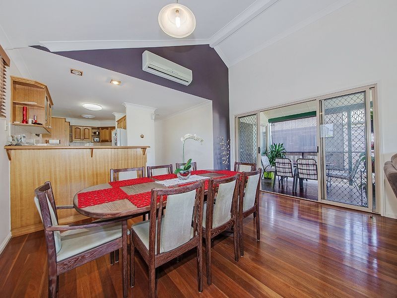 22 Stewart Pde, Manly QLD 4179
