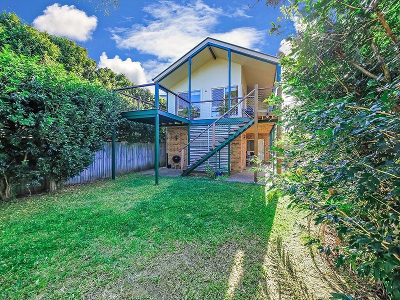 22 Stewart Pde, Manly QLD 4179