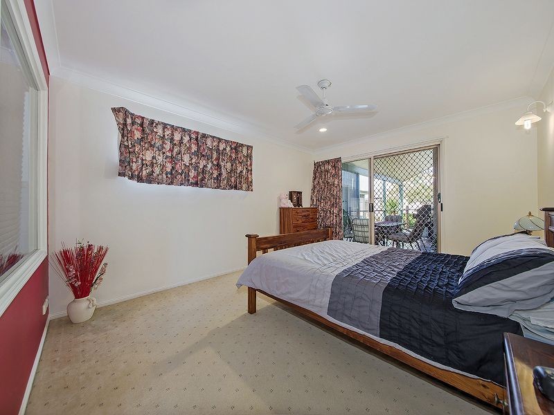 22 Stewart Pde, Manly QLD 4179