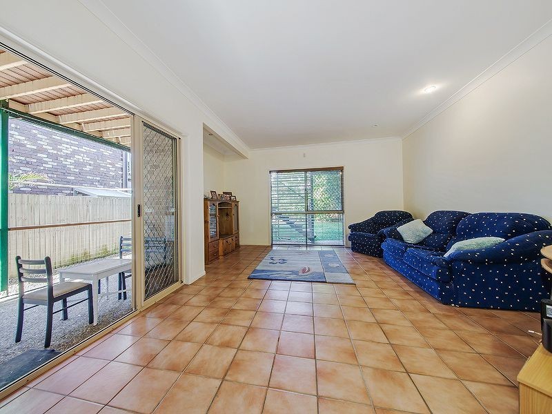 22 Stewart Pde, Manly QLD 4179