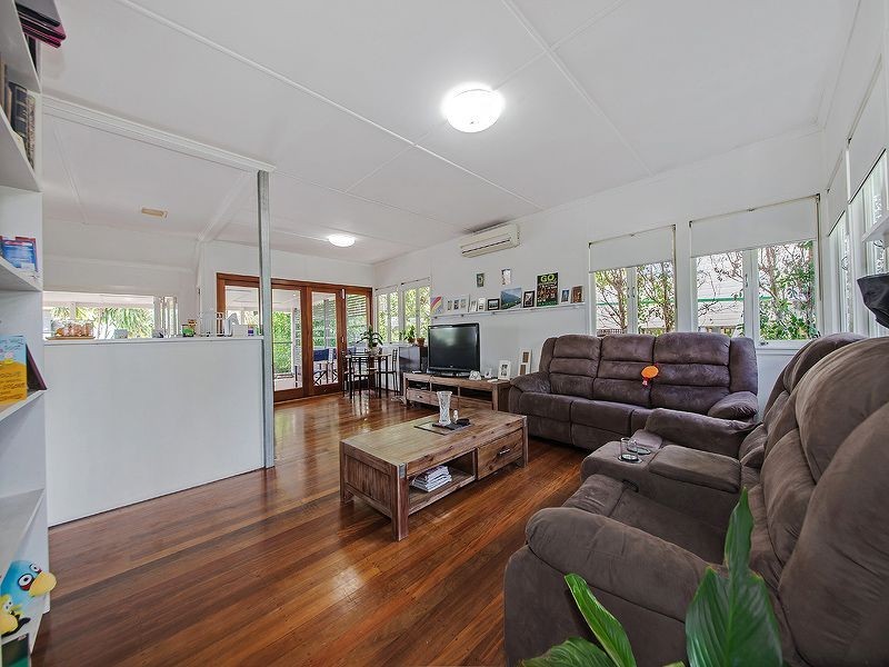 9 Kingswood Street, Manly West QLD 4179