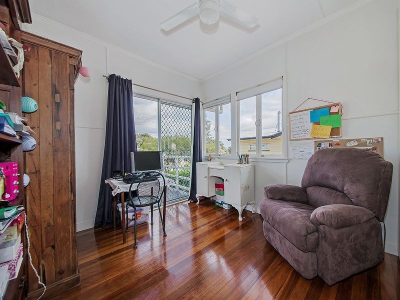 9 Kingswood Street, Manly West QLD 4179